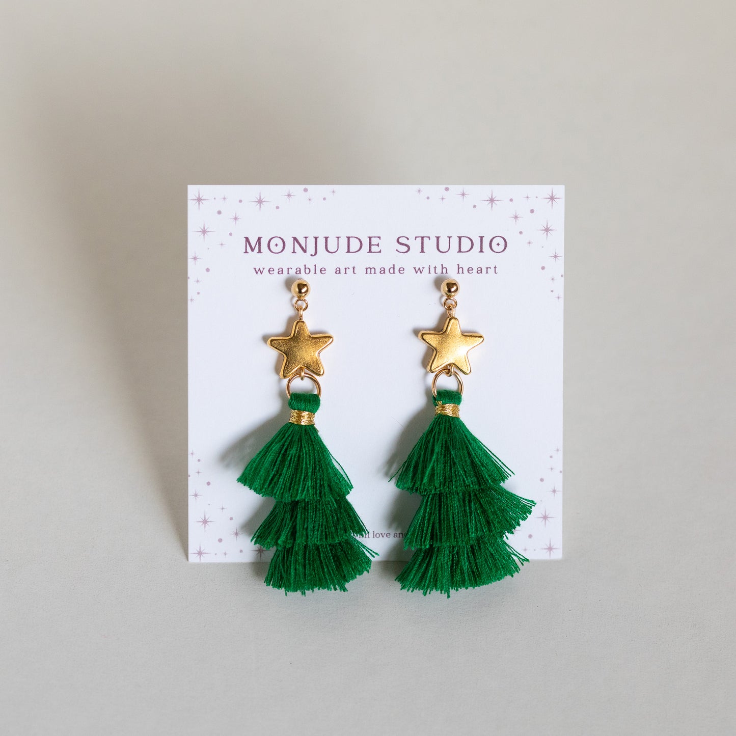 Pendientes de árbol de Navidad con borlas