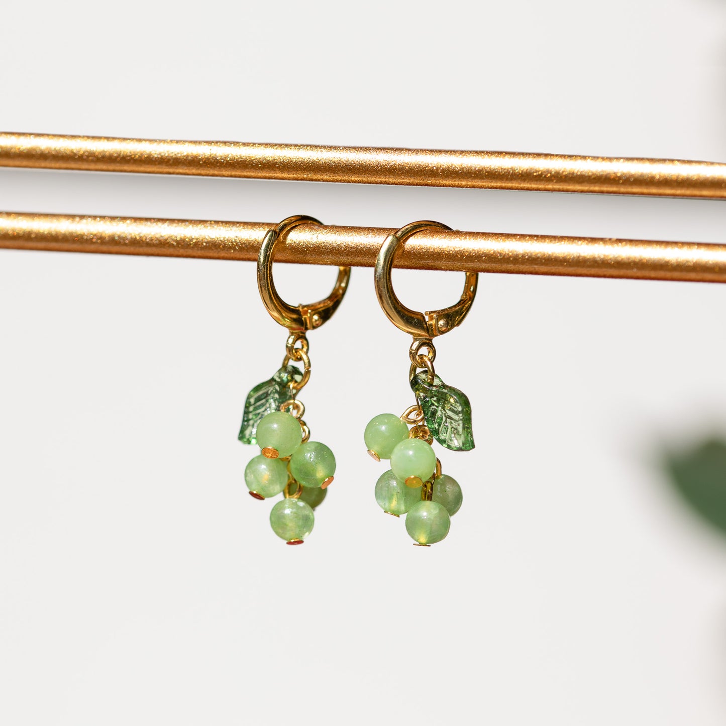 Pendientes Huggie de uvas