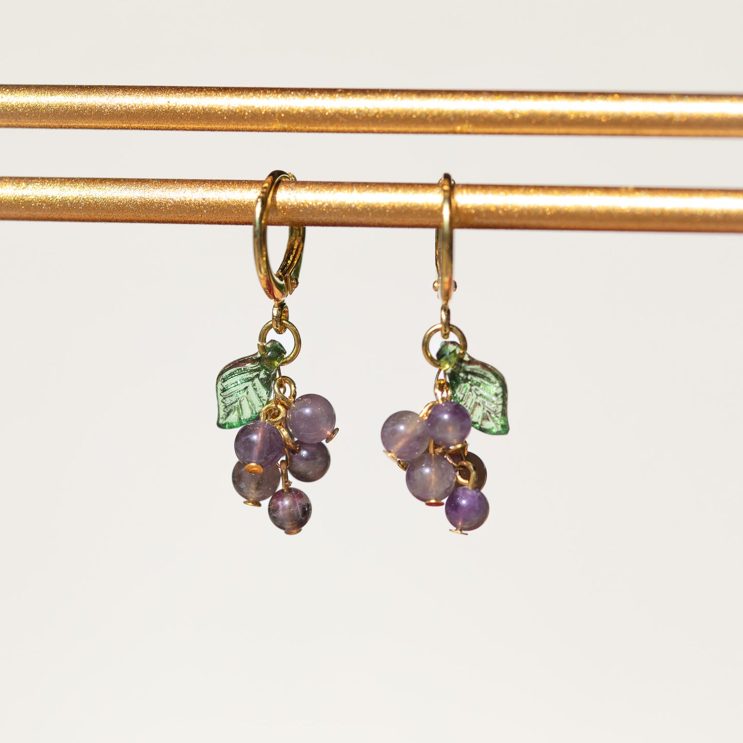 Pendientes Huggie de uvas