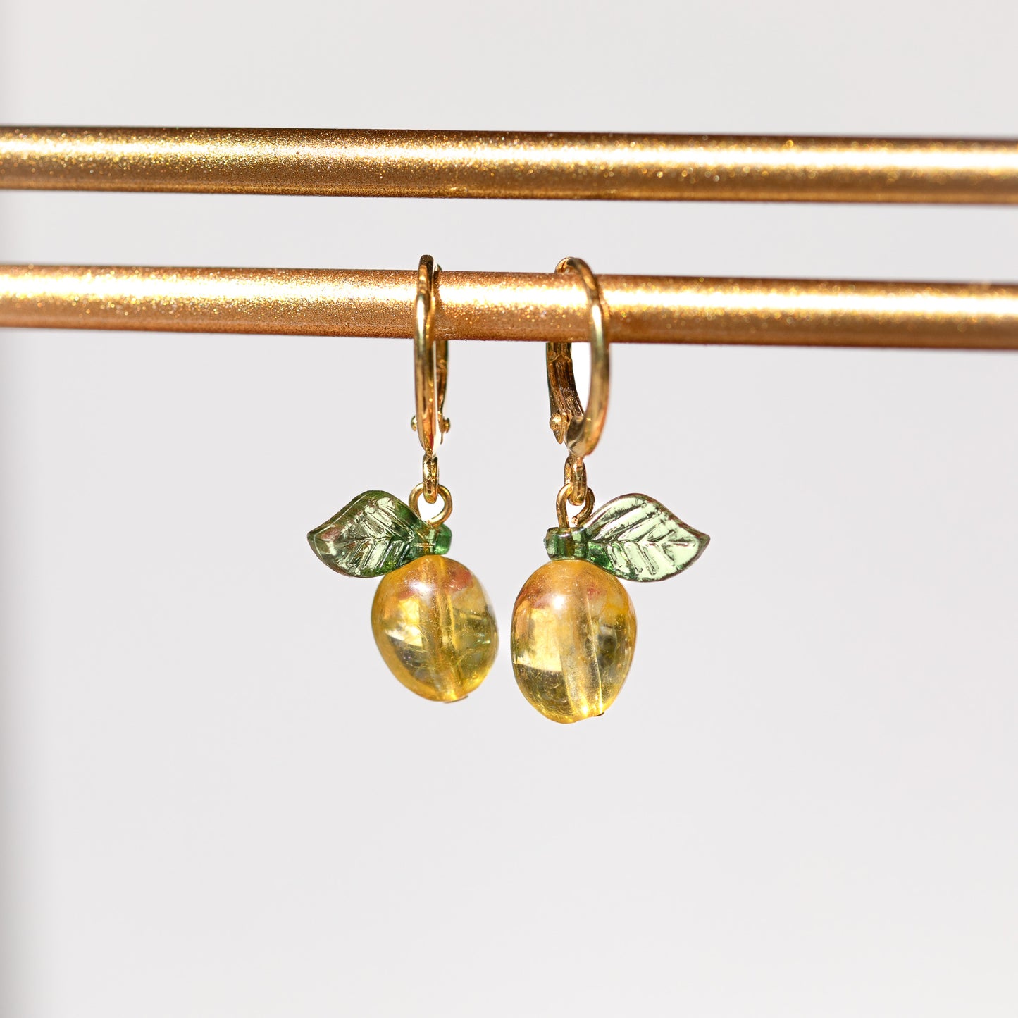 Pendientes Huggie de limón