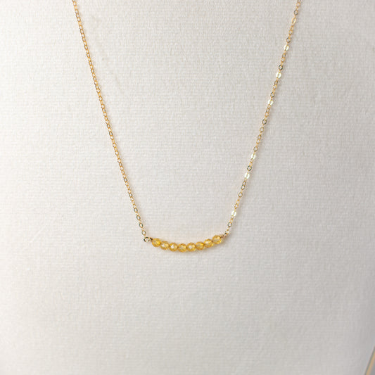 Collar con barra de piedra de nacimiento
