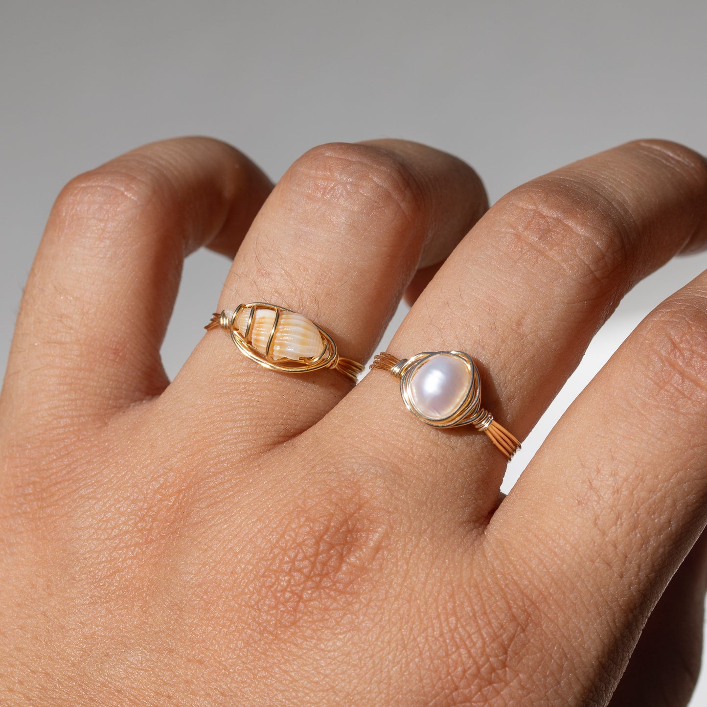 Anillo de concha delicada