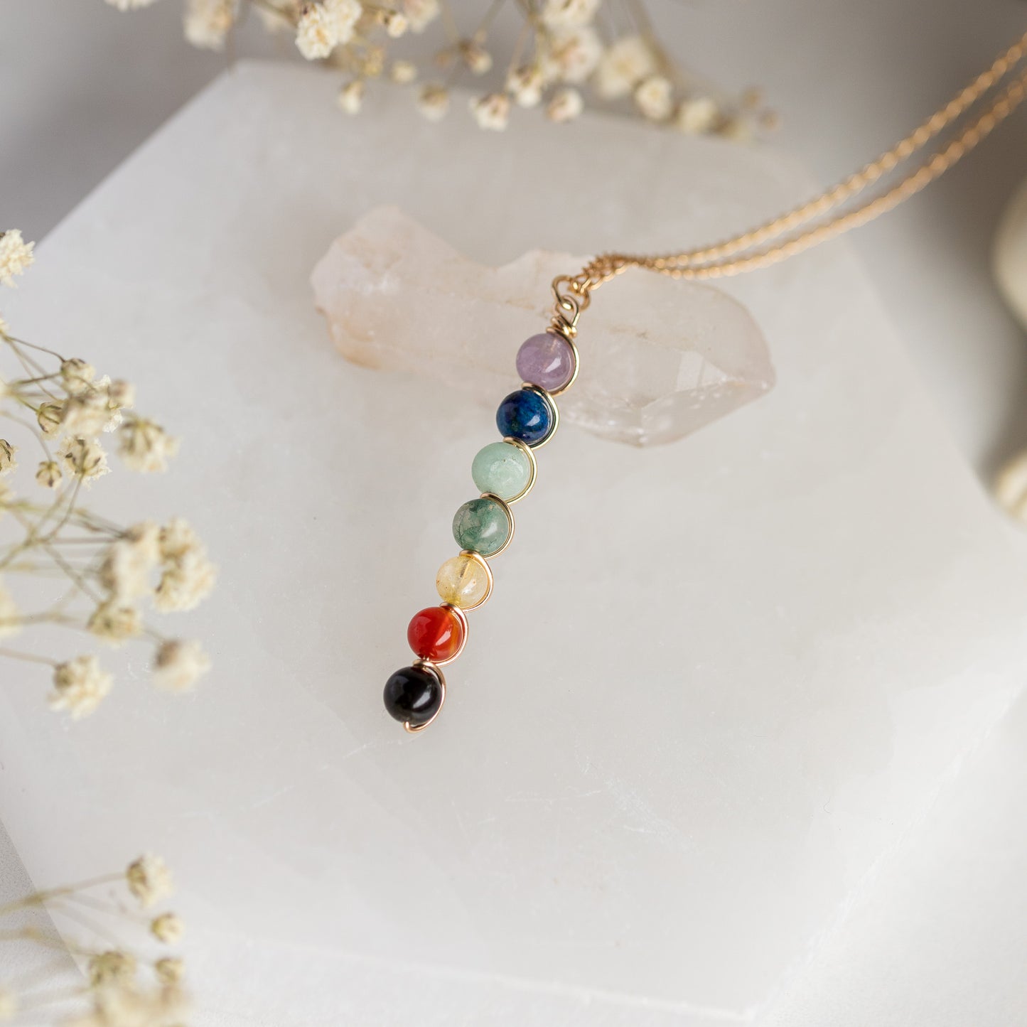 Collar de cristal de alineación de chakras (relleno de oro de 14 k)